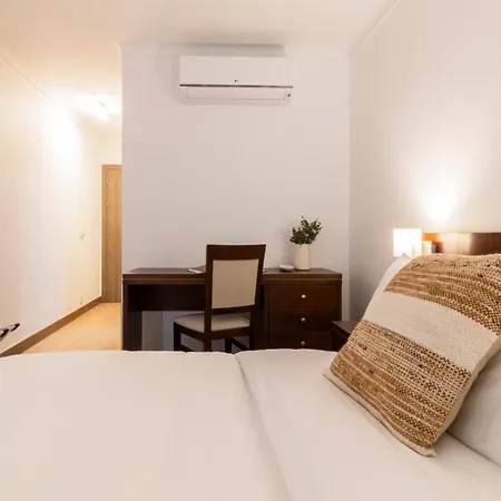 Albergaria Quim Barreiros Отель 4*